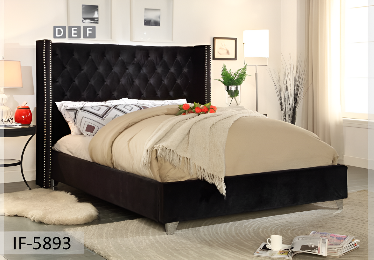 Lit en velours avec capitonnage profond et garniture cloutée – IF-5893