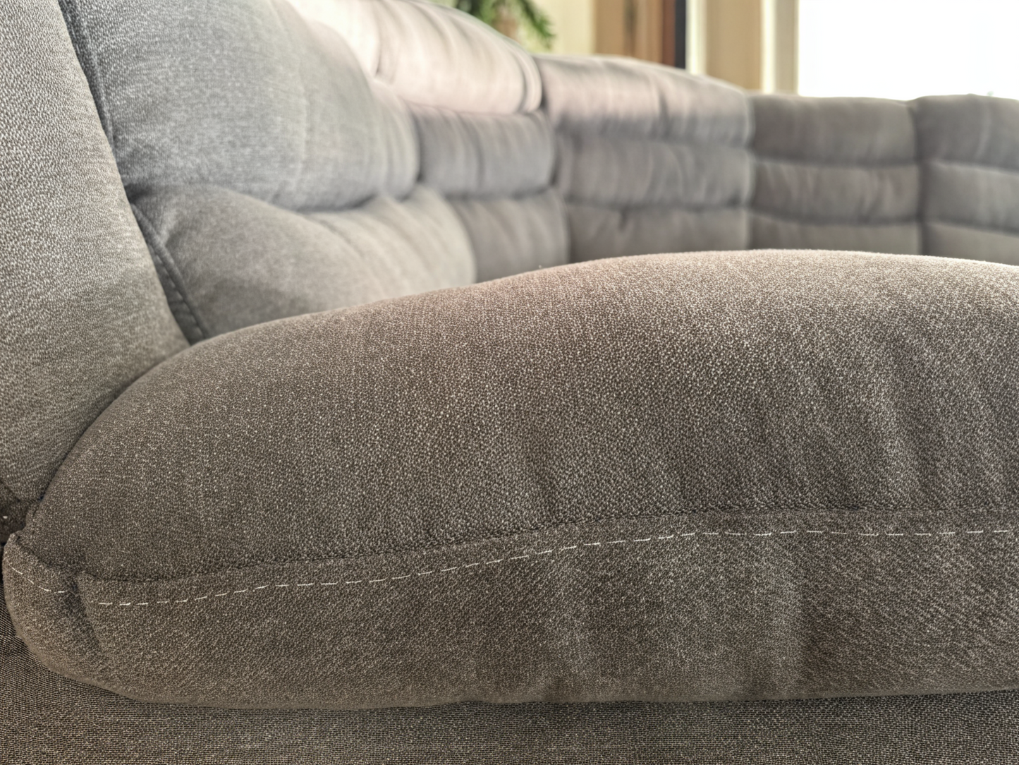 UltraPlush™ Manual‑Reclining Sectional in Woven Performance Fabric – 7006