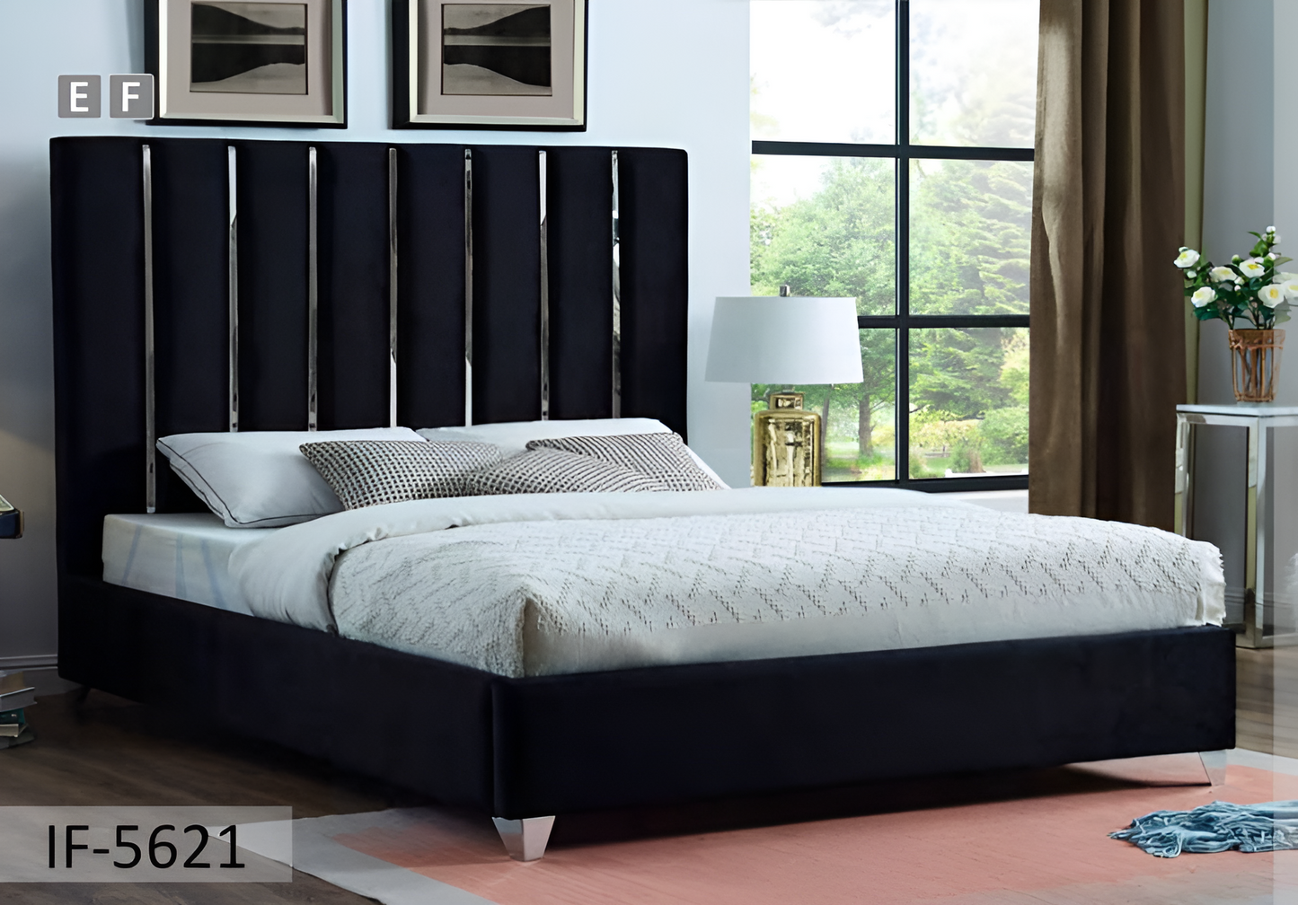 Le design du canal chromé présente un lit en velours – IF-5622