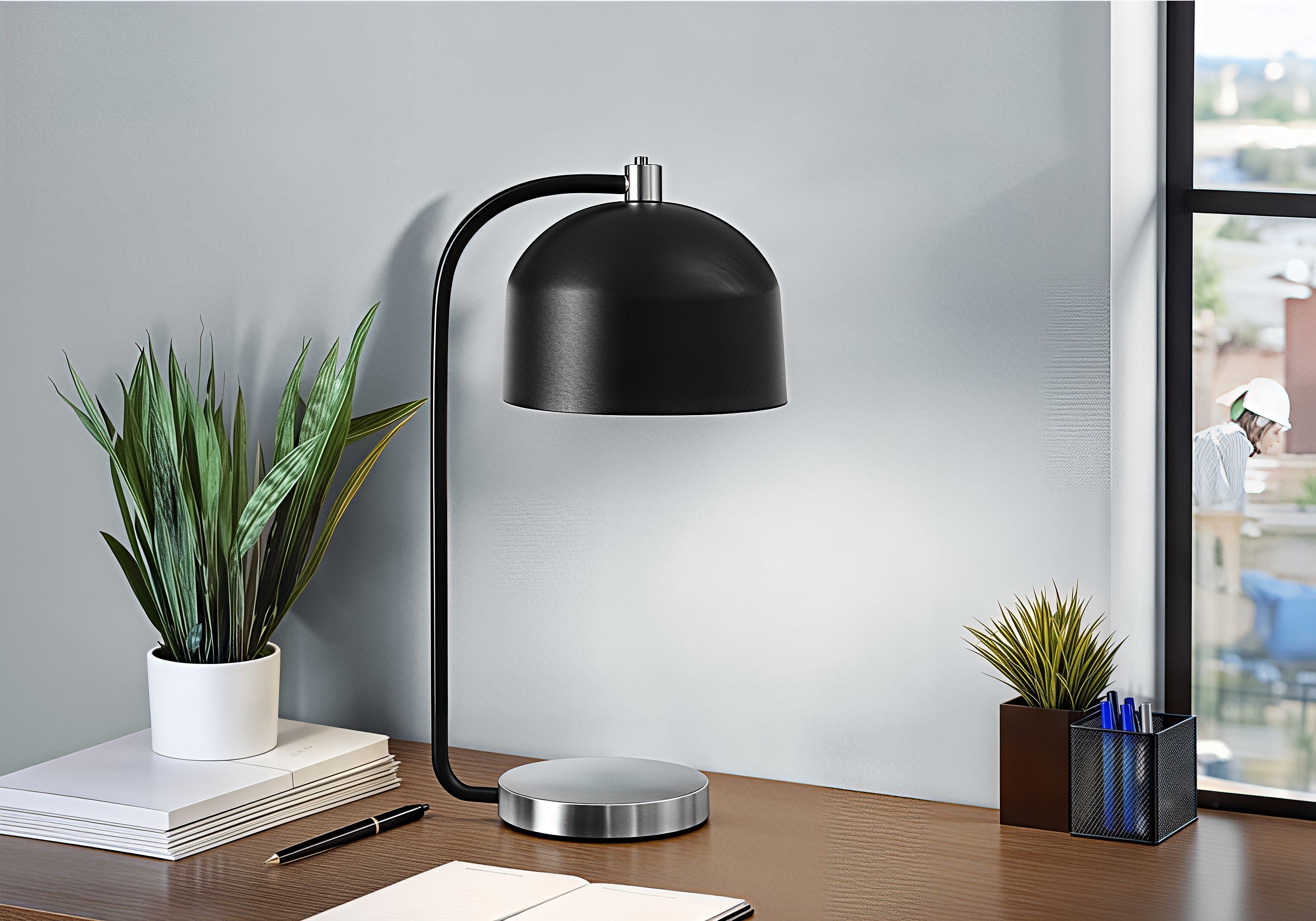 VANTREX DOME™ – MODERN BLACK & SILVER TABLE LAMP – I 9955