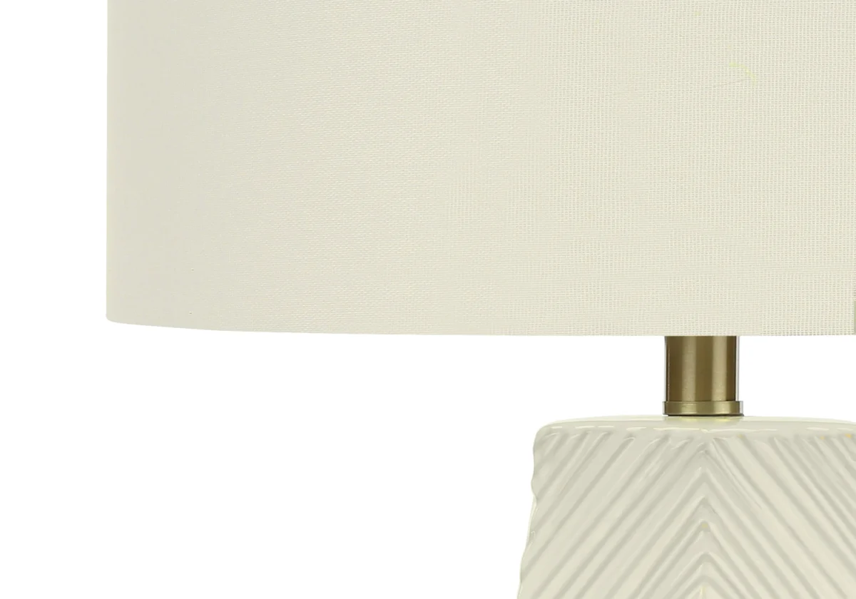 AXIOM CHEVRON™ – GEOMETRIC CERAMIC TABLE LAMP – I 9614 - Image 6